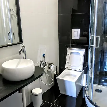 Lorvand Guest house